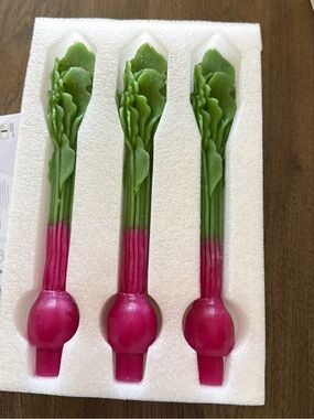 Green and Pink beetroot candles